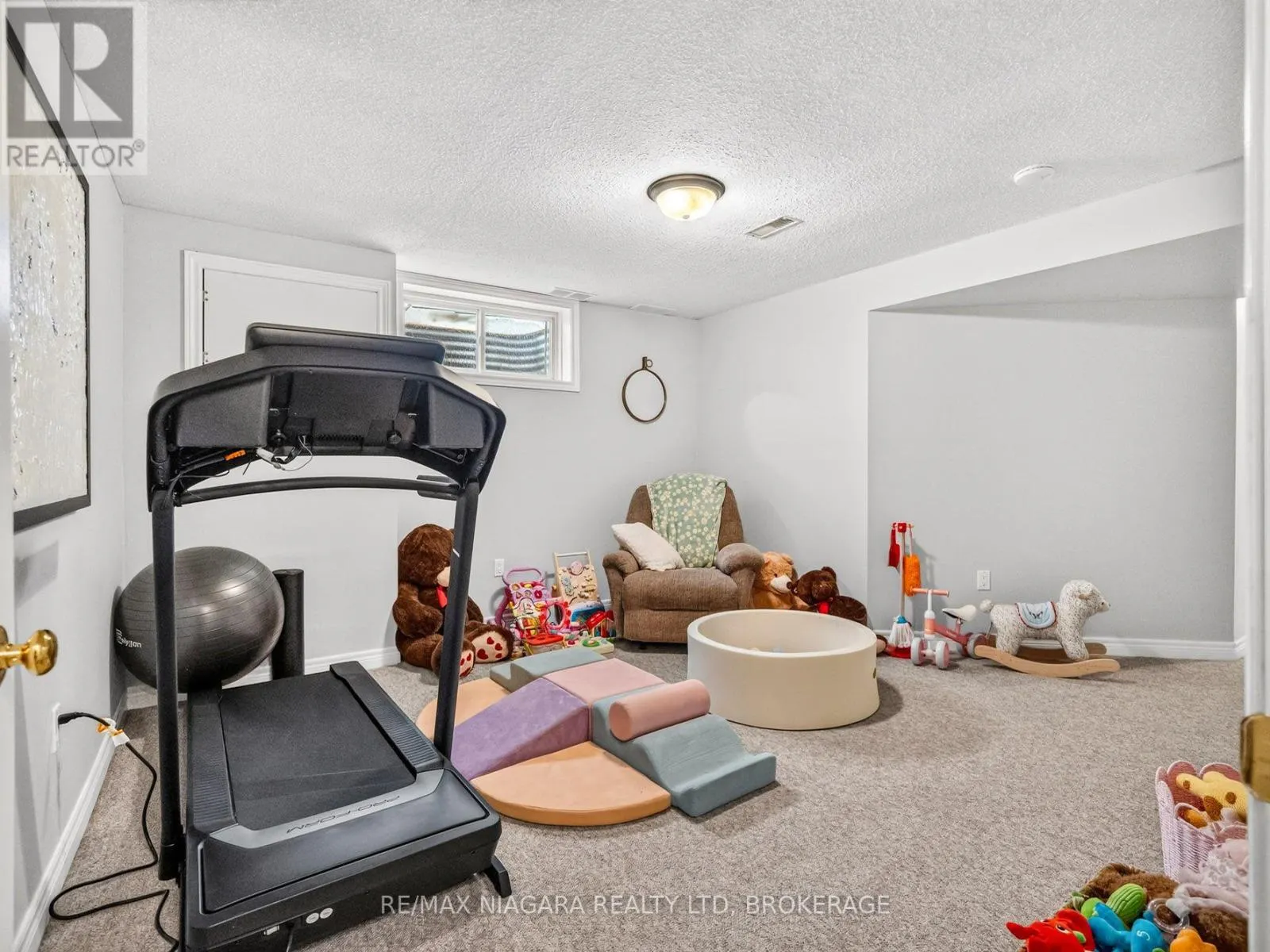 936 COLETTE ROAD