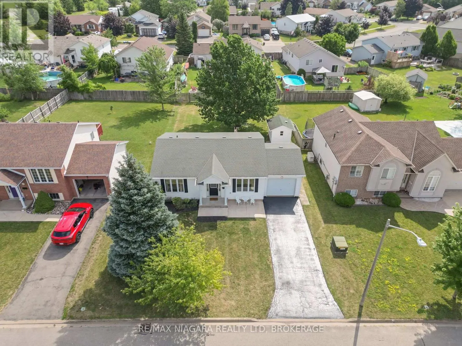 936 COLETTE ROAD