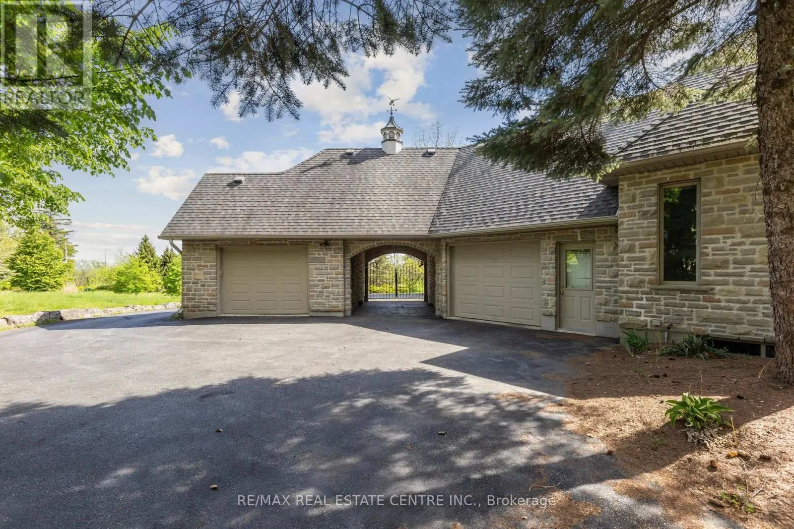 6 FOX RUN ROAD