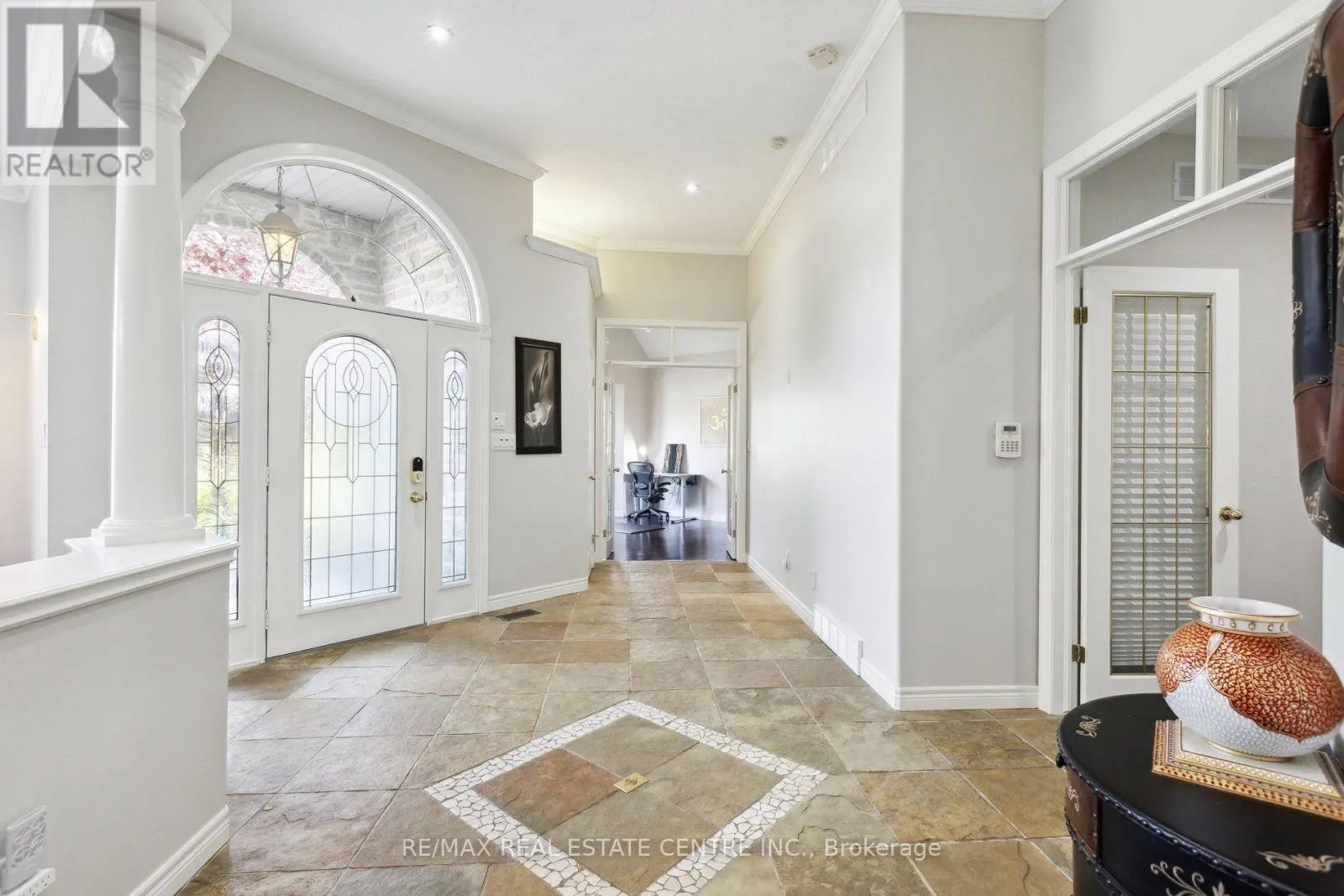 6 FOX RUN ROAD