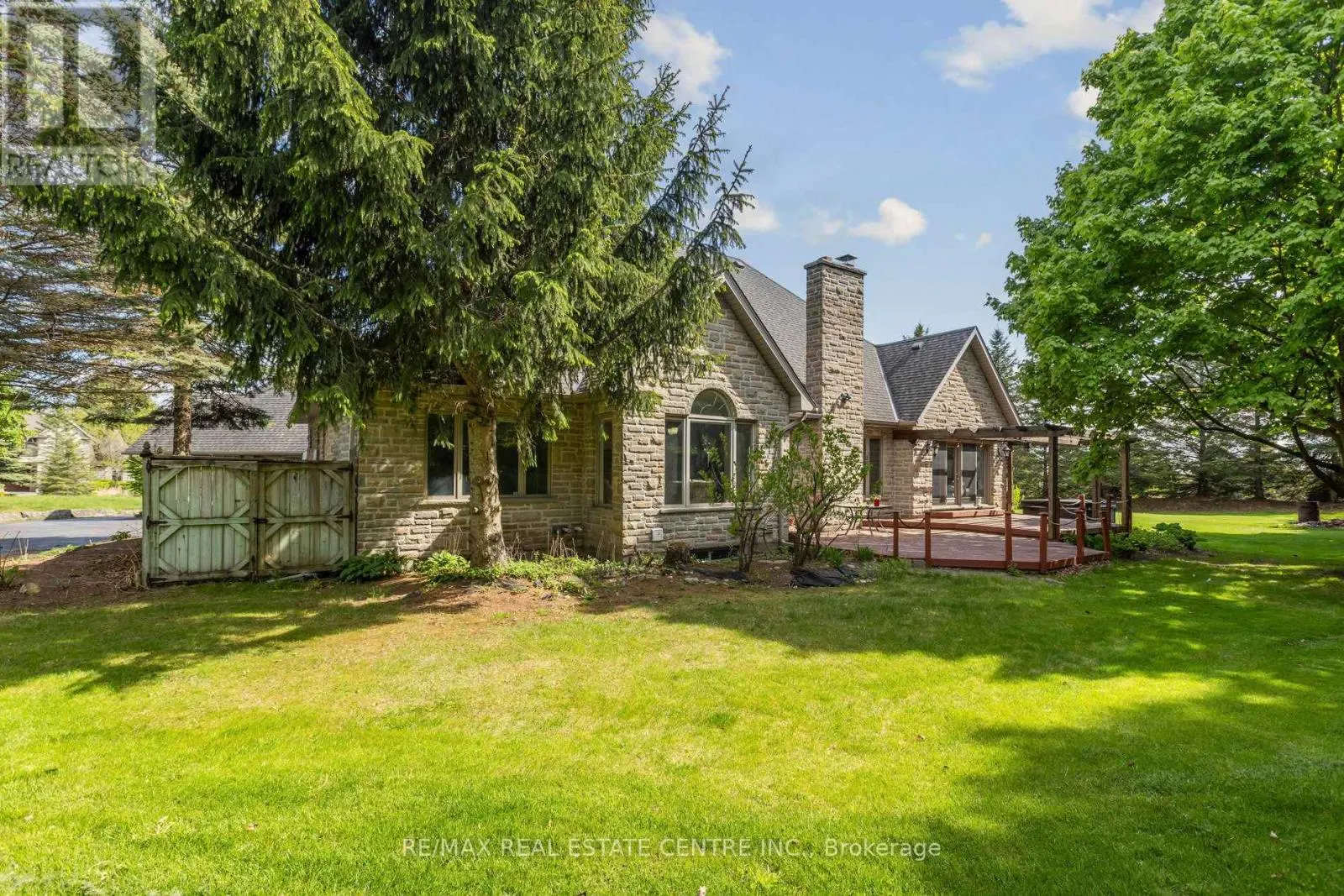 6 FOX RUN ROAD