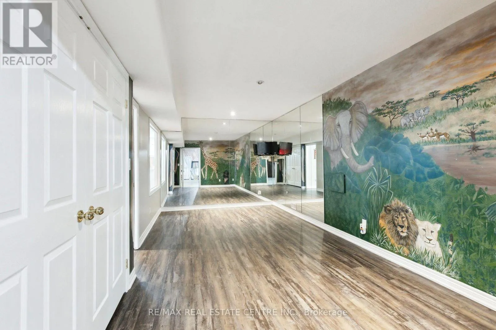 6 FOX RUN ROAD