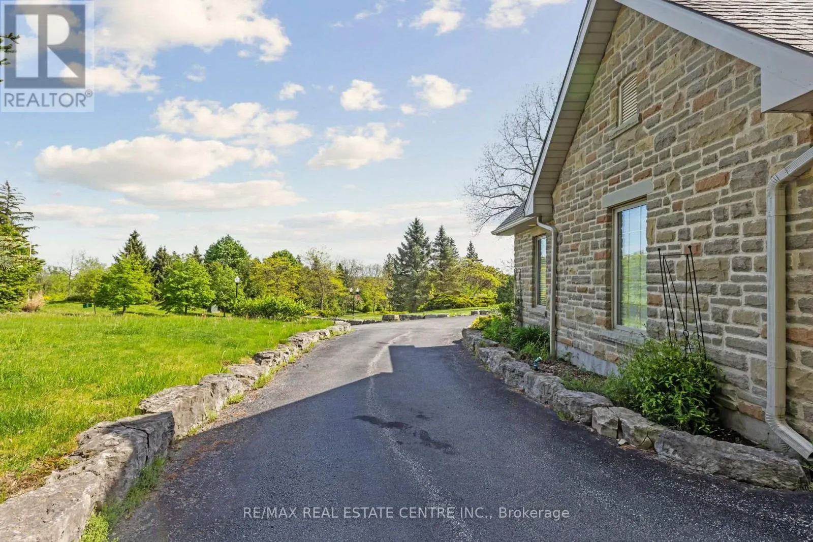 6 FOX RUN ROAD
