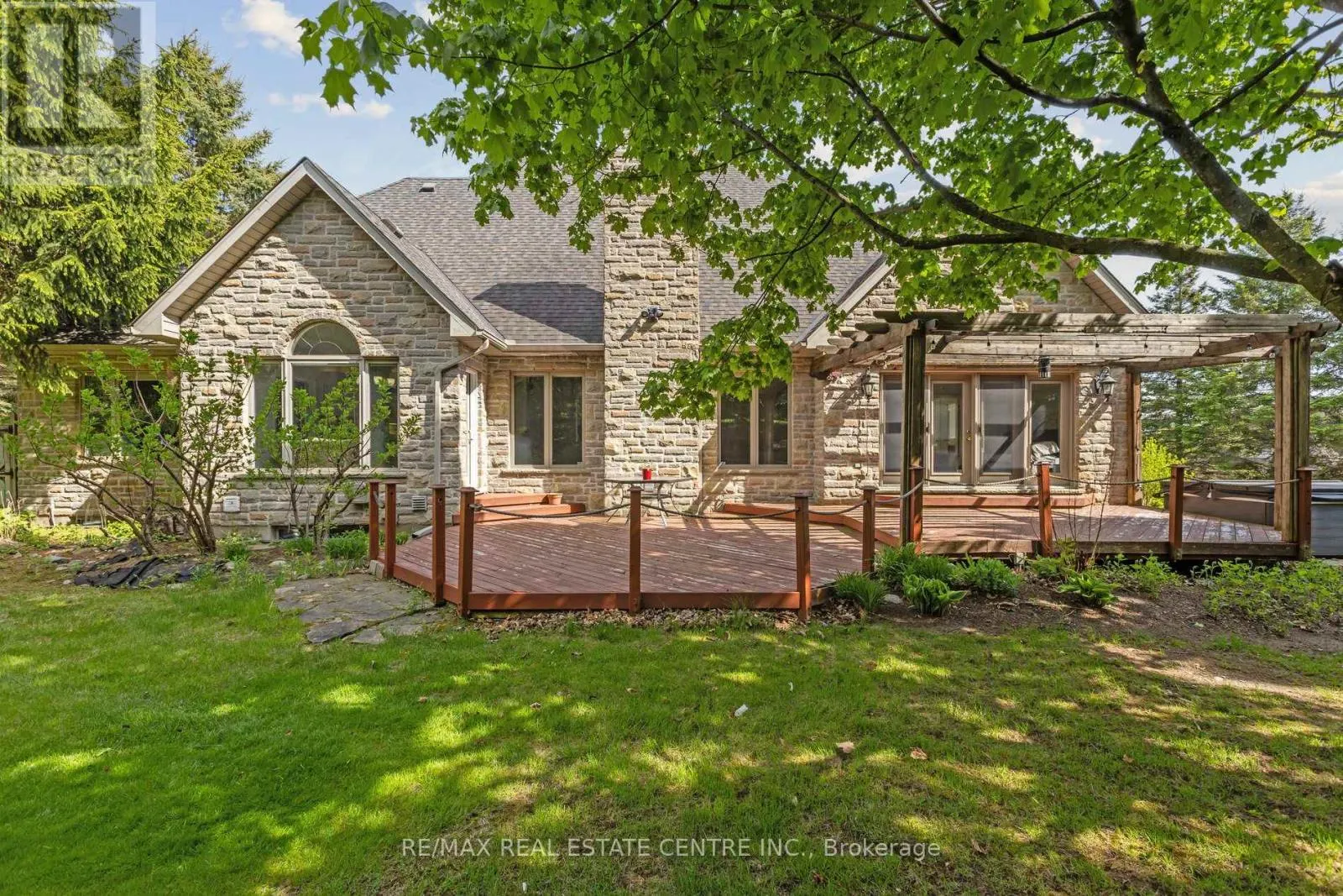 6 FOX RUN ROAD