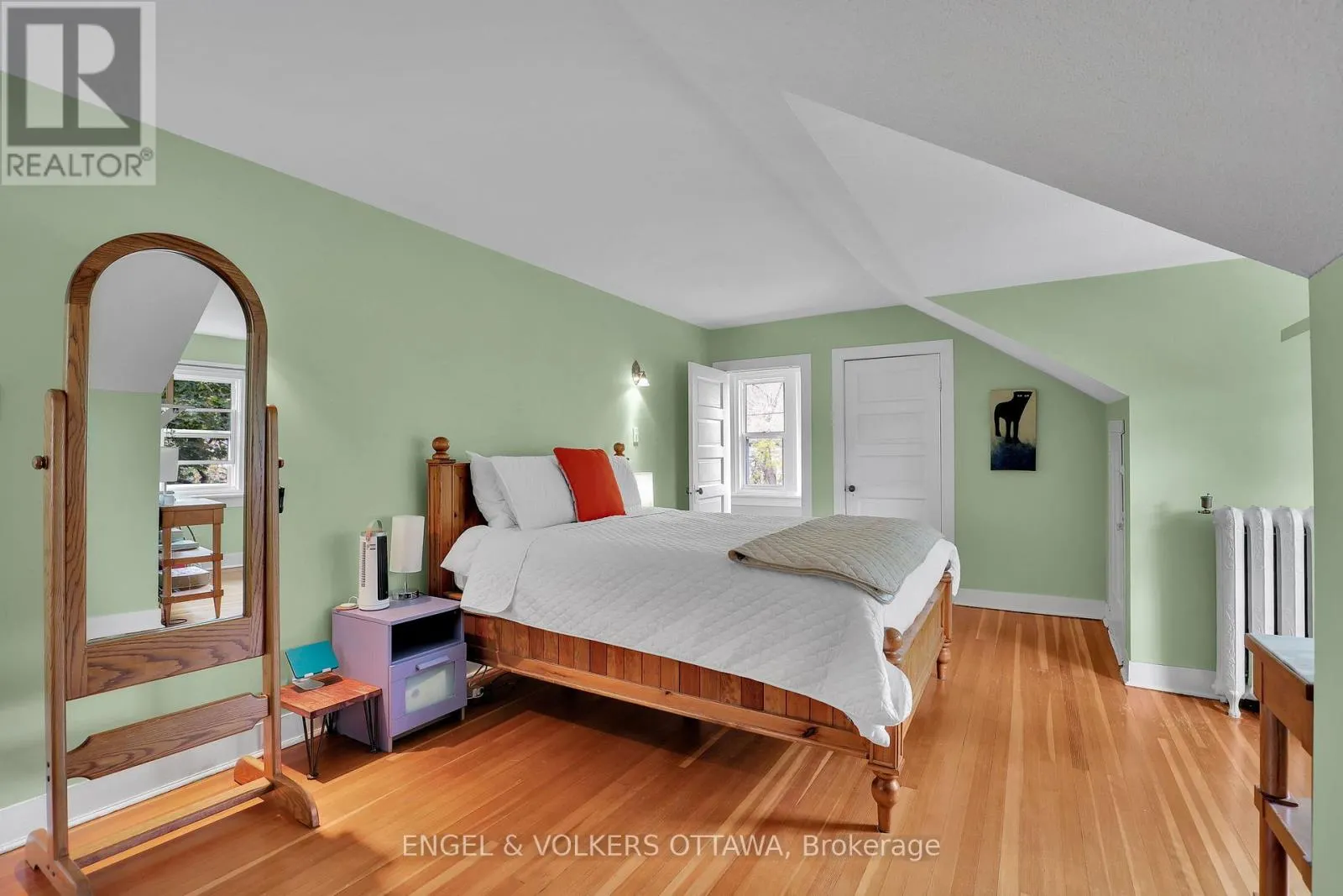5 WOODLAWN AVENUE