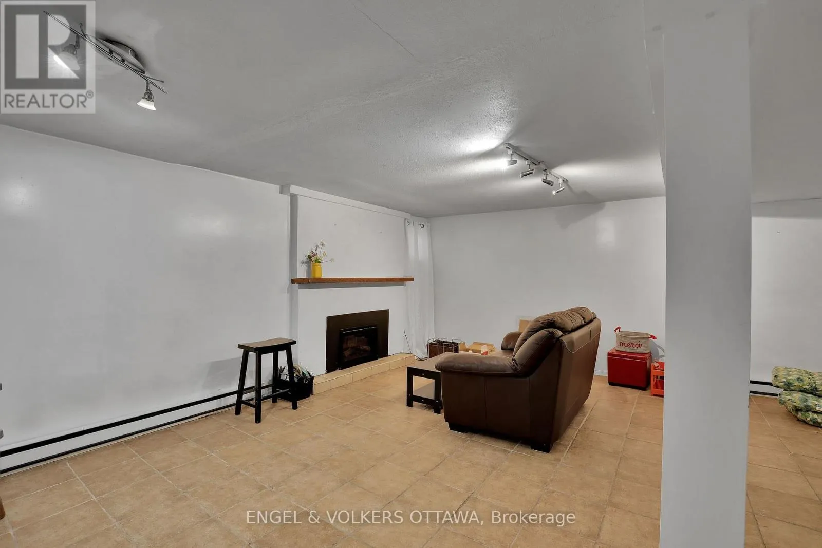 5 WOODLAWN AVENUE
