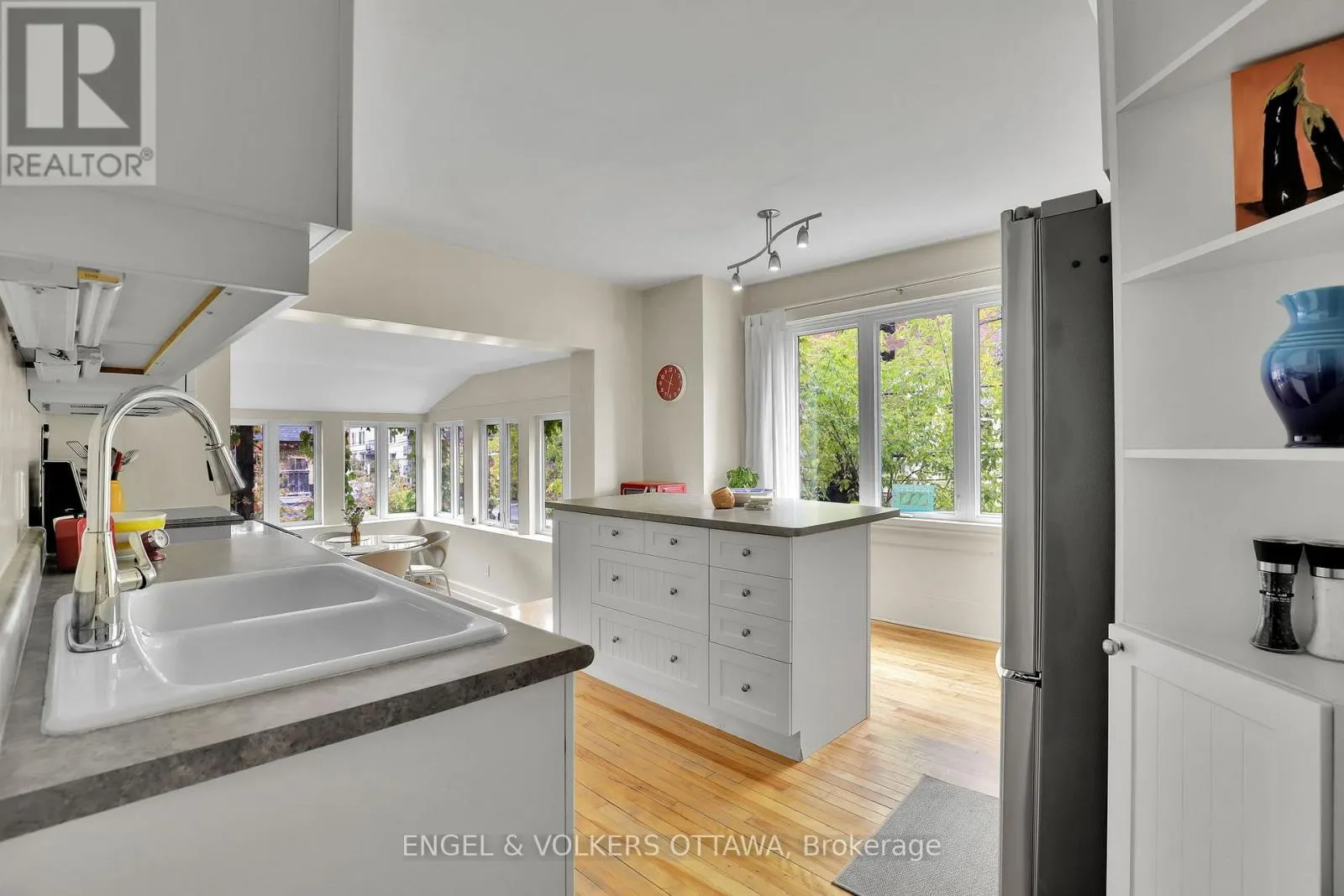 5 WOODLAWN AVENUE