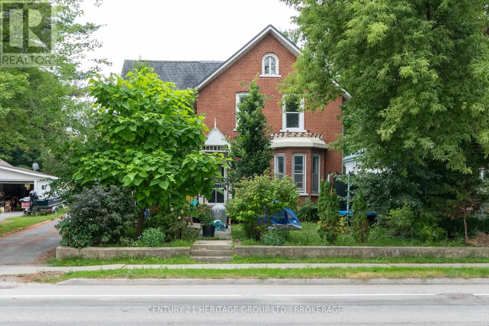 625 KING STREET W