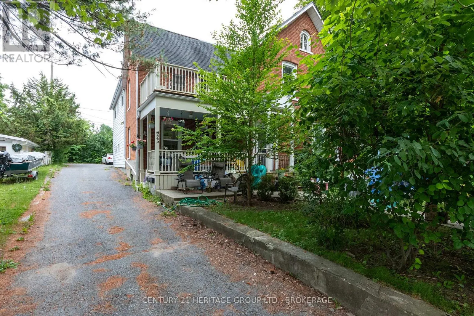 625 KING STREET W