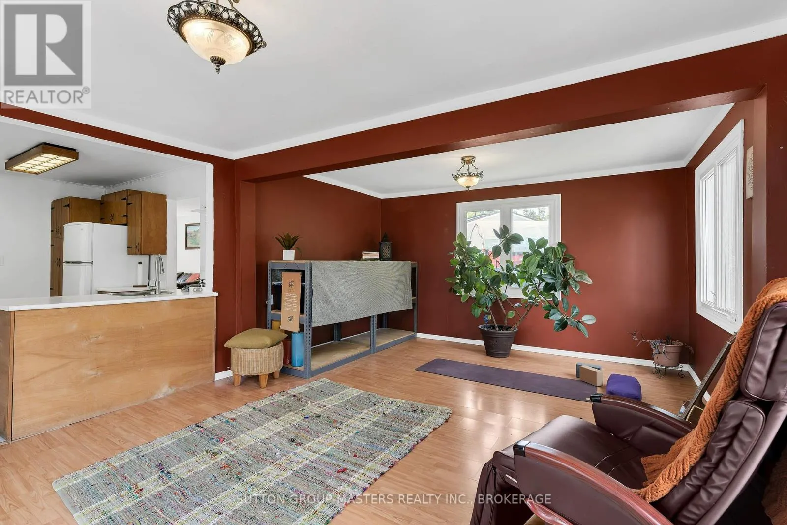 21 MCDONALD CRESCENT