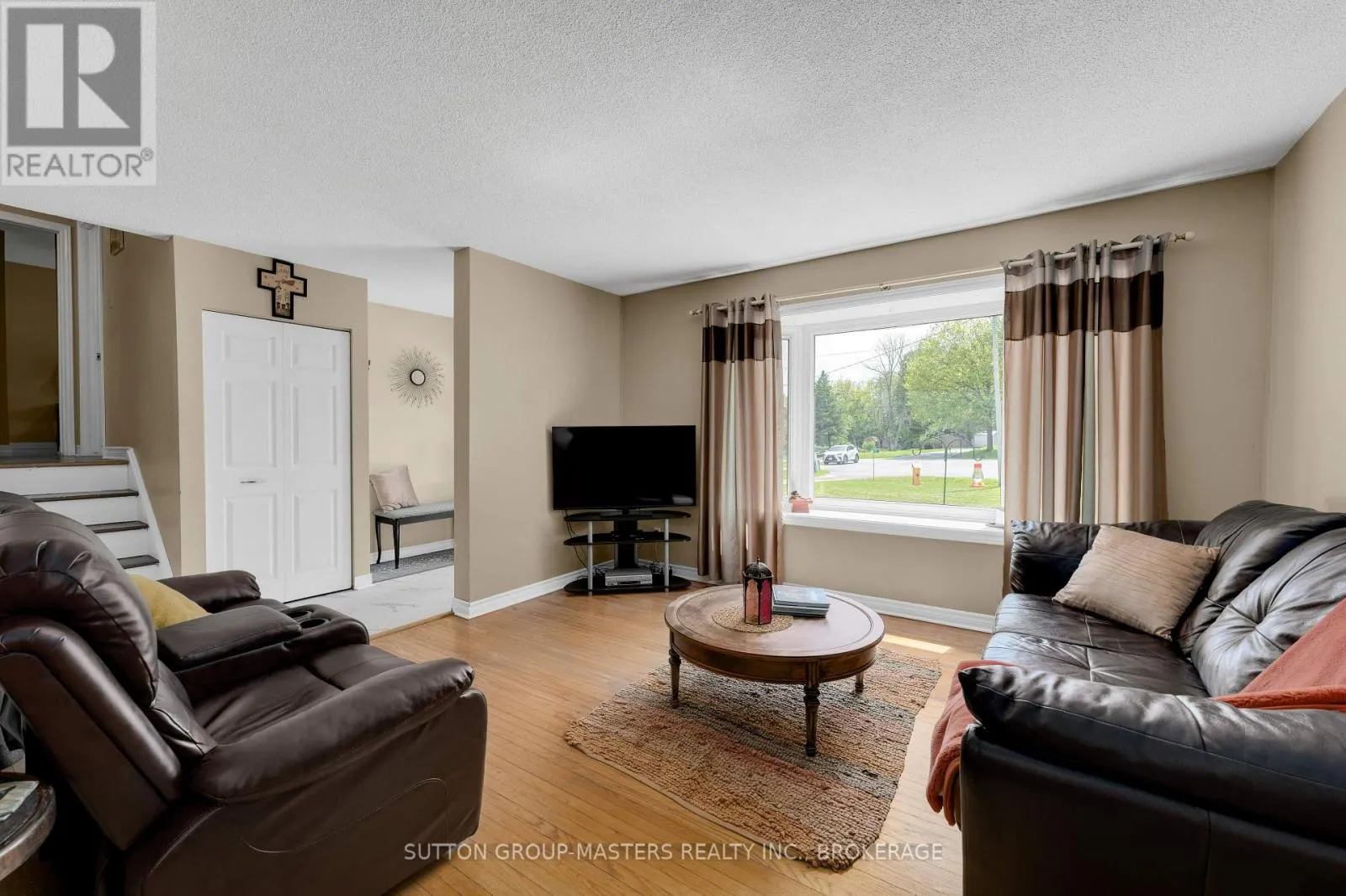 21 MCDONALD CRESCENT