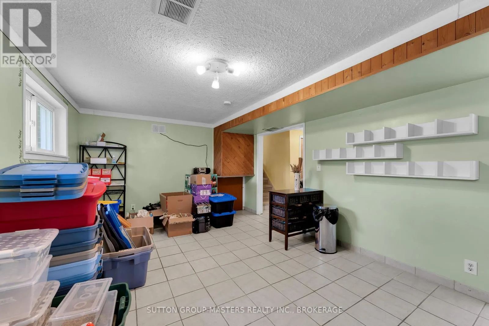 21 MCDONALD CRESCENT