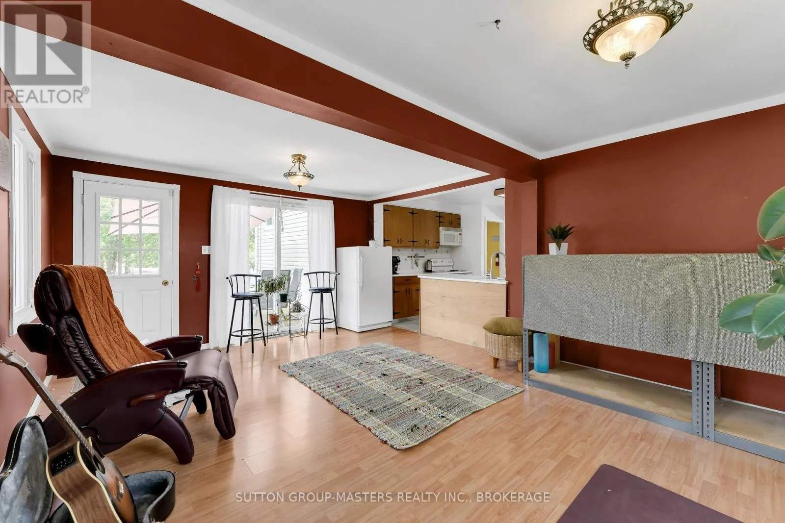 21 MCDONALD CRESCENT