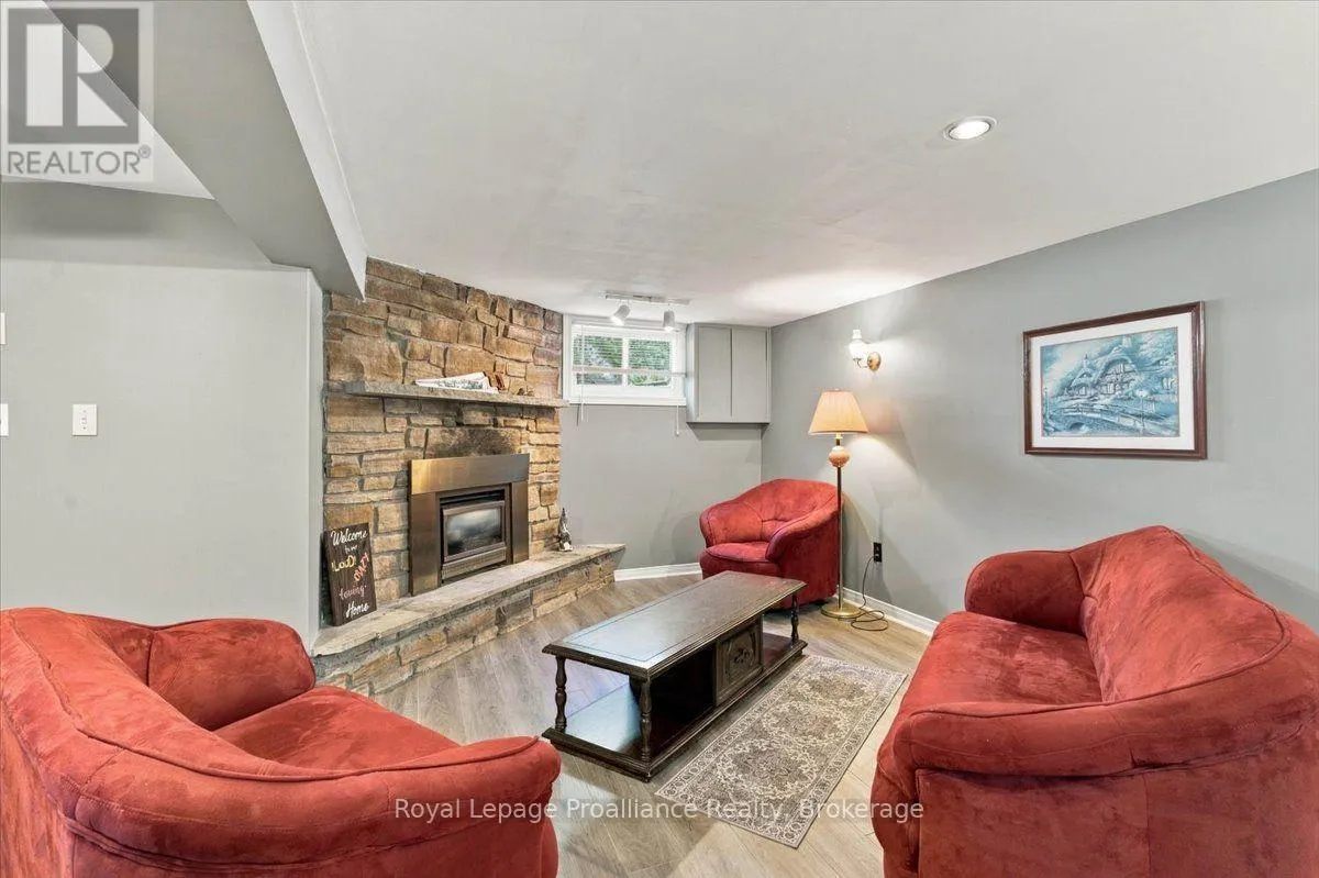 91 CHATTERTON VALLEY CRESCENT