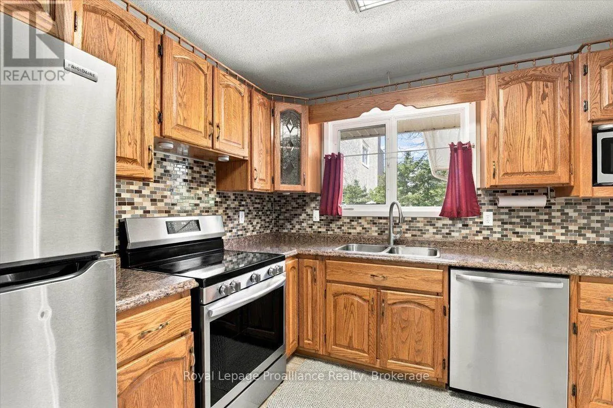 91 CHATTERTON VALLEY CRESCENT