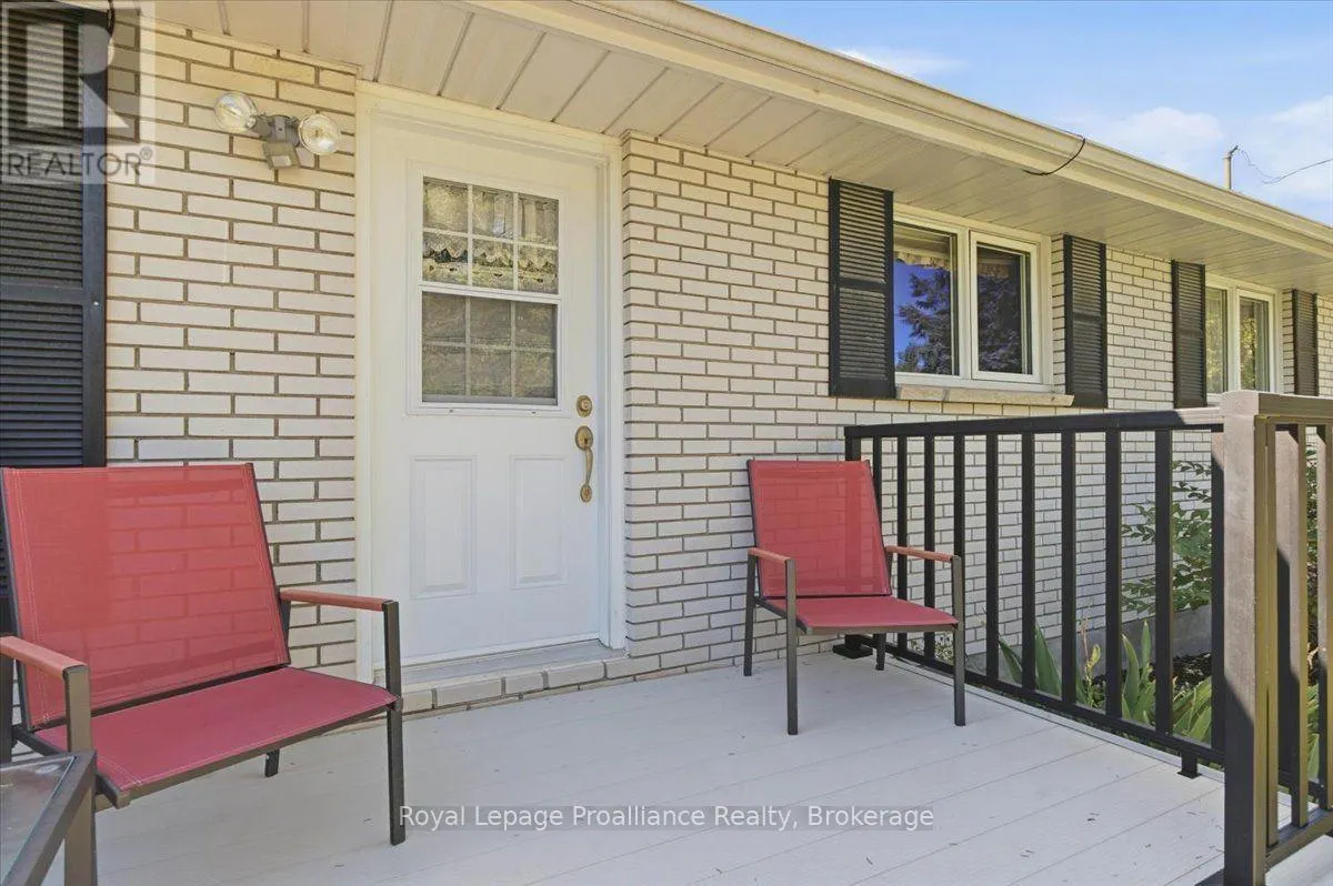 91 CHATTERTON VALLEY CRESCENT