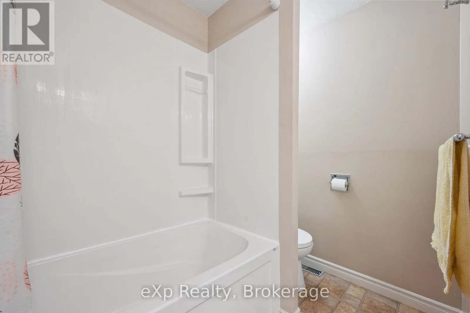 44 - 40 SILVERCREEK PARKWAY N #44