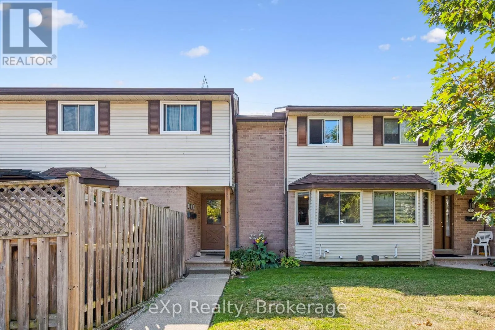 44 - 40 SILVERCREEK PARKWAY N #44