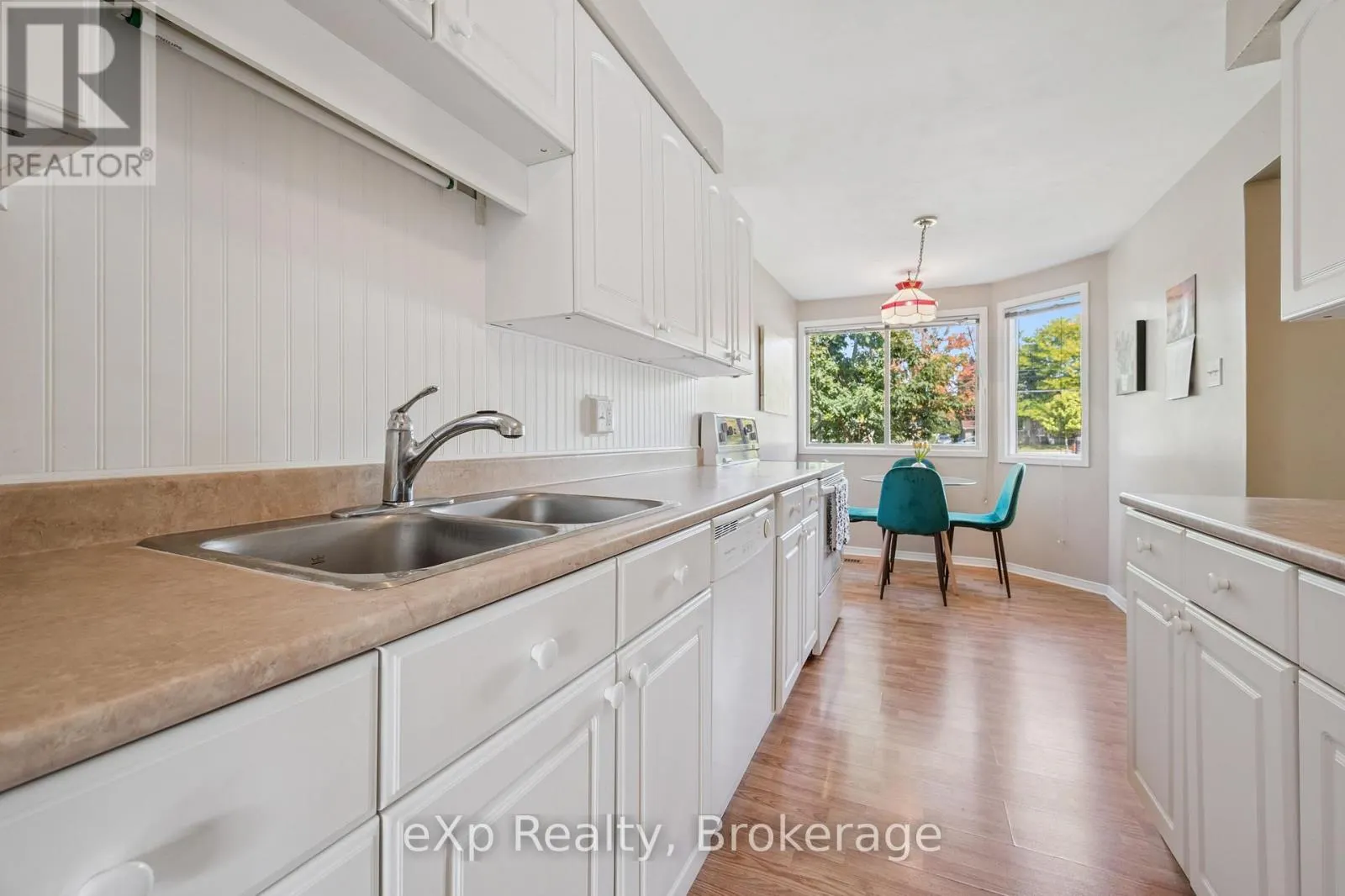 44 - 40 SILVERCREEK PARKWAY N #44