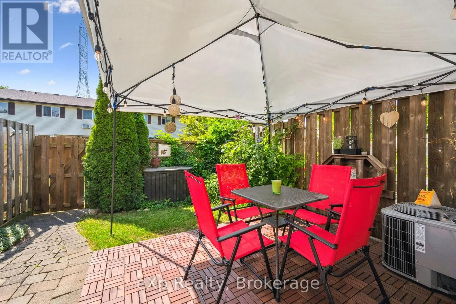 44 - 40 SILVERCREEK PARKWAY N #44