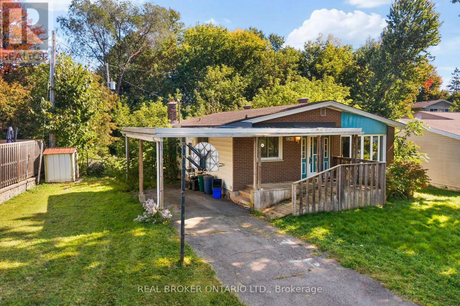 5261 MCLEAN CRESCENT