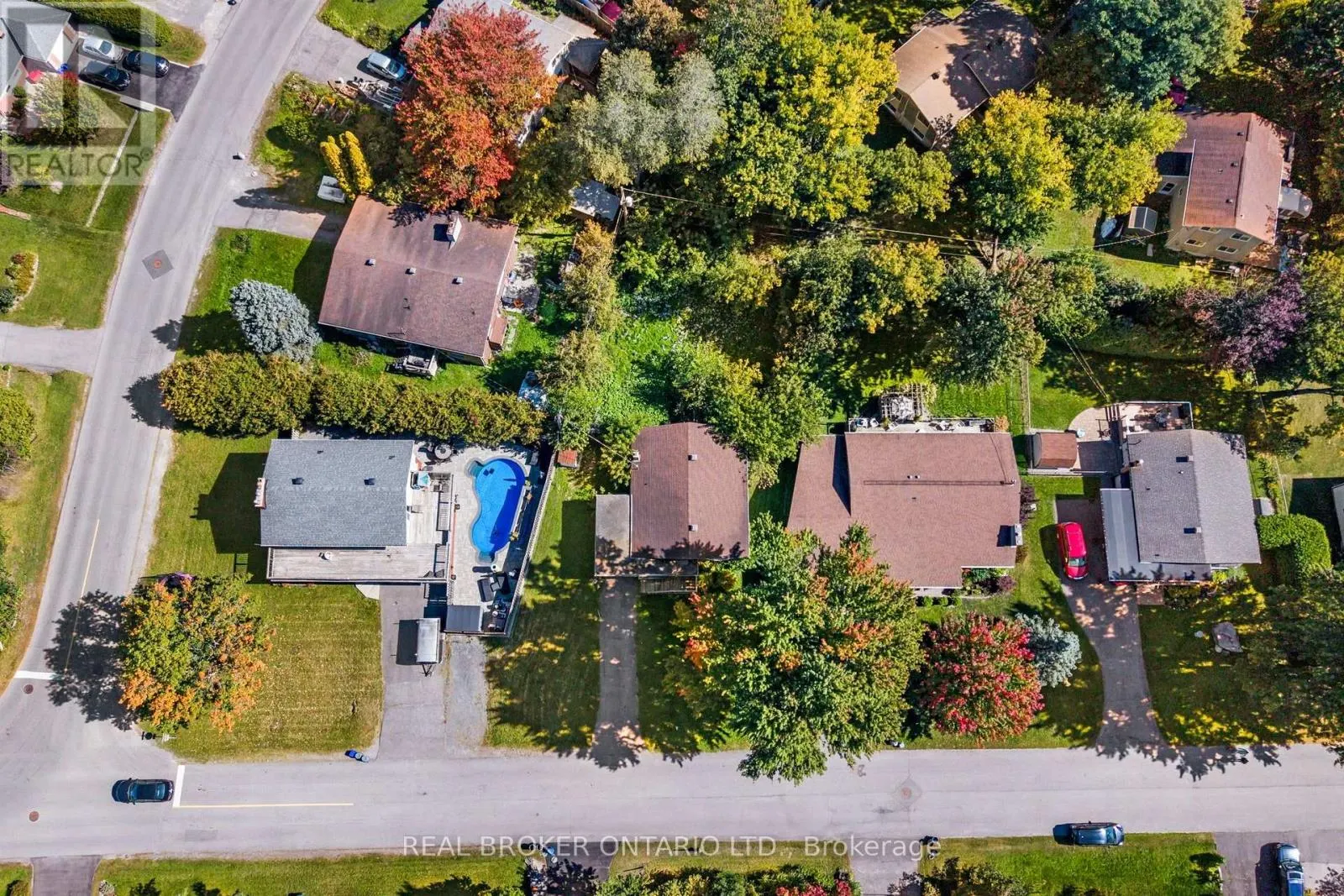 5261 MCLEAN CRESCENT