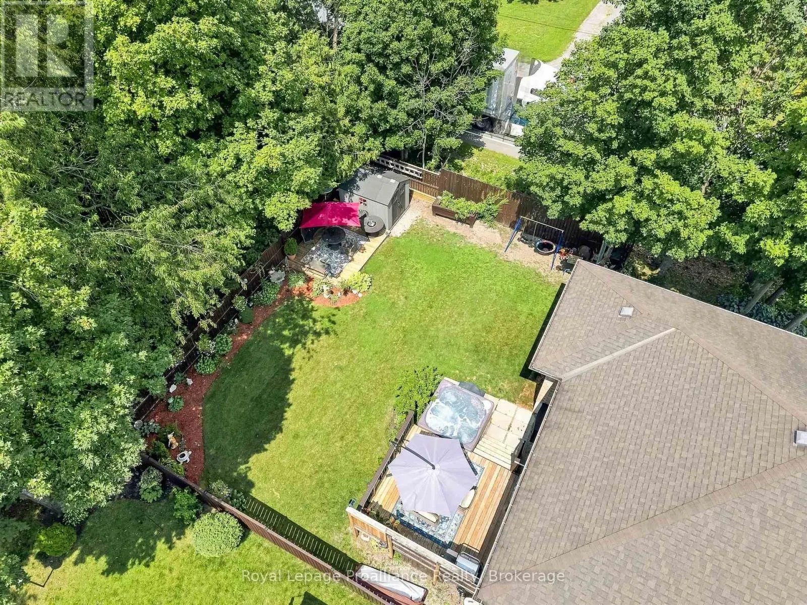 39 LAKEWOOD CRESCENT