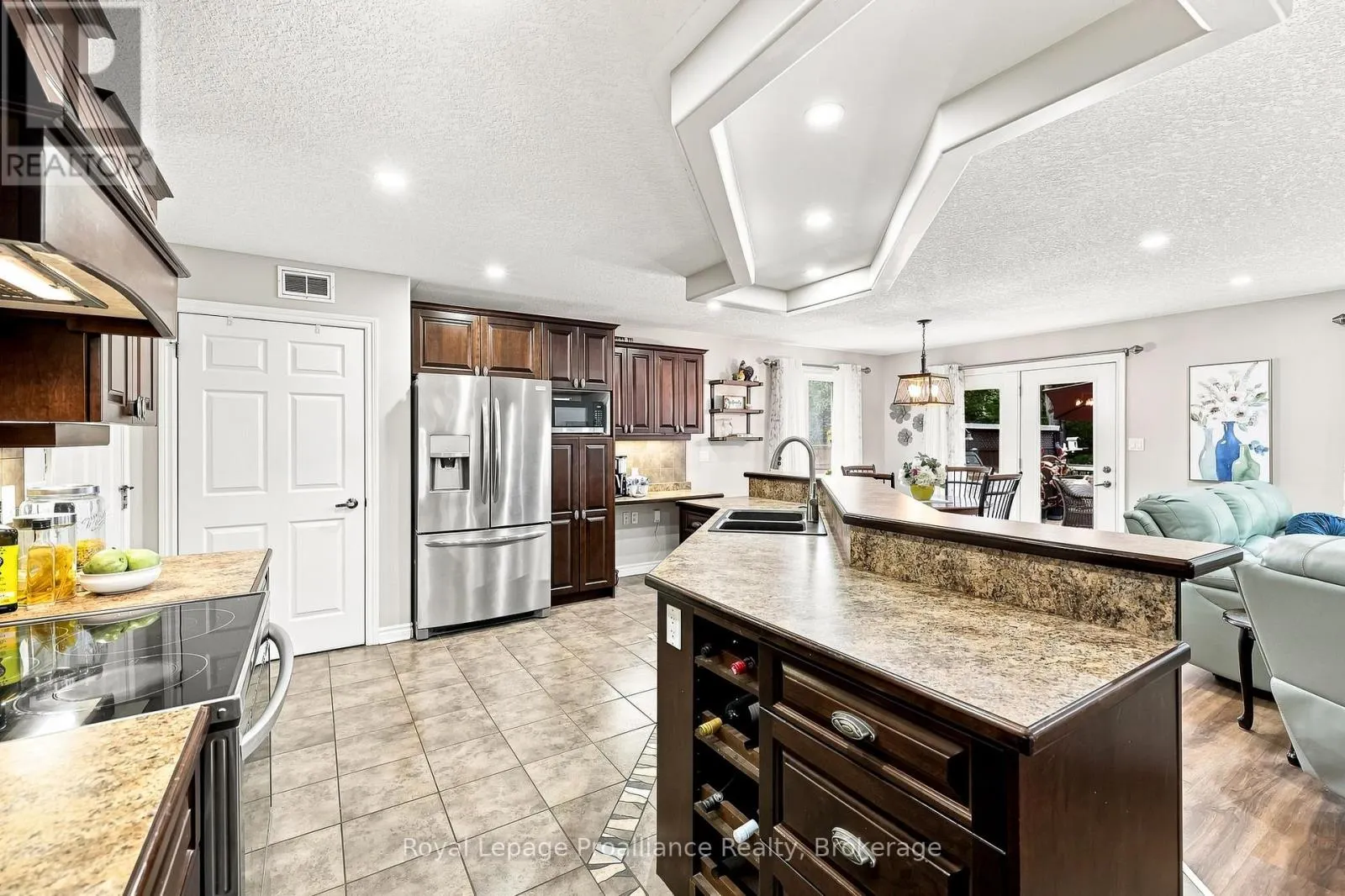 39 LAKEWOOD CRESCENT