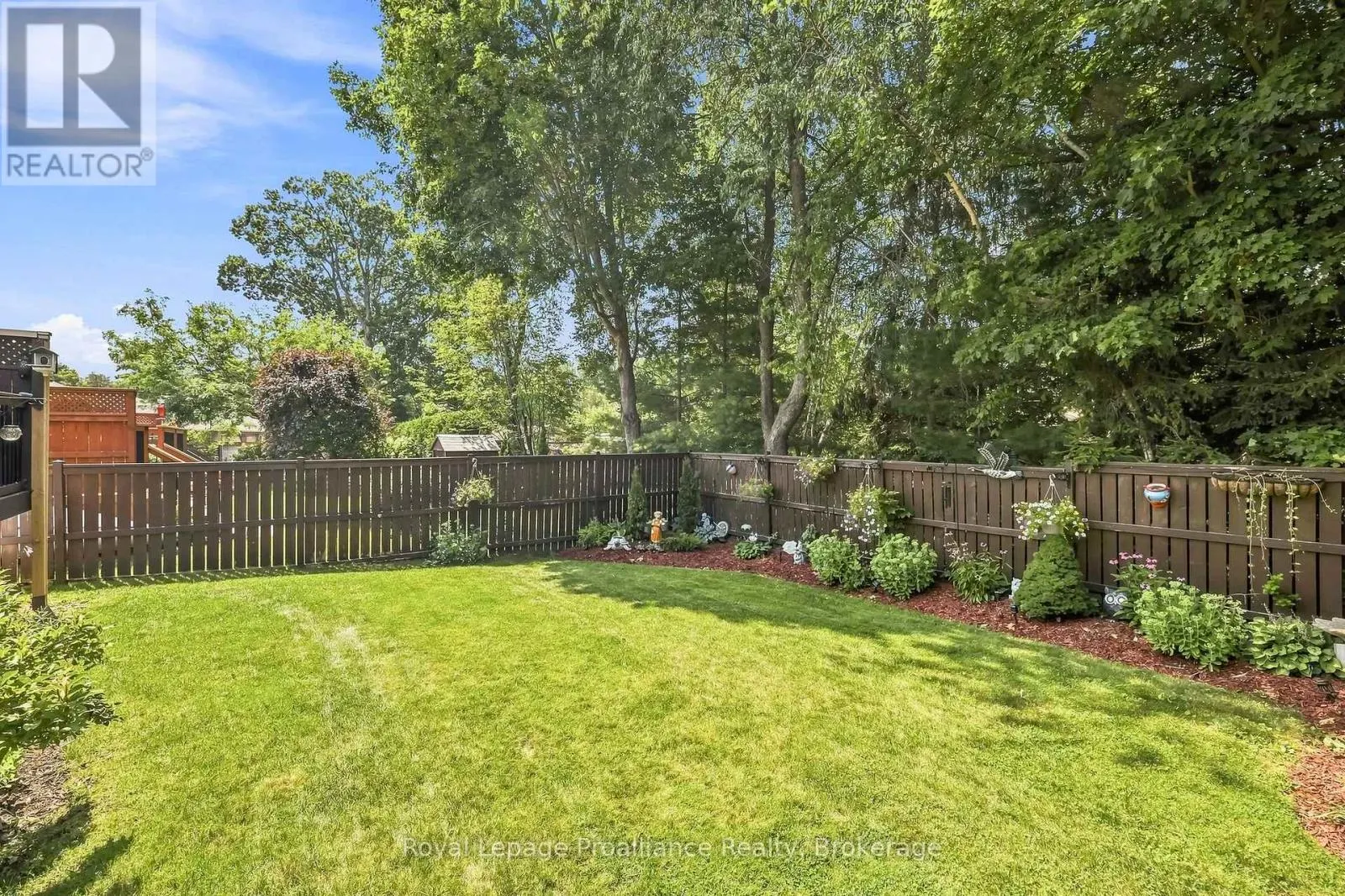 39 LAKEWOOD CRESCENT