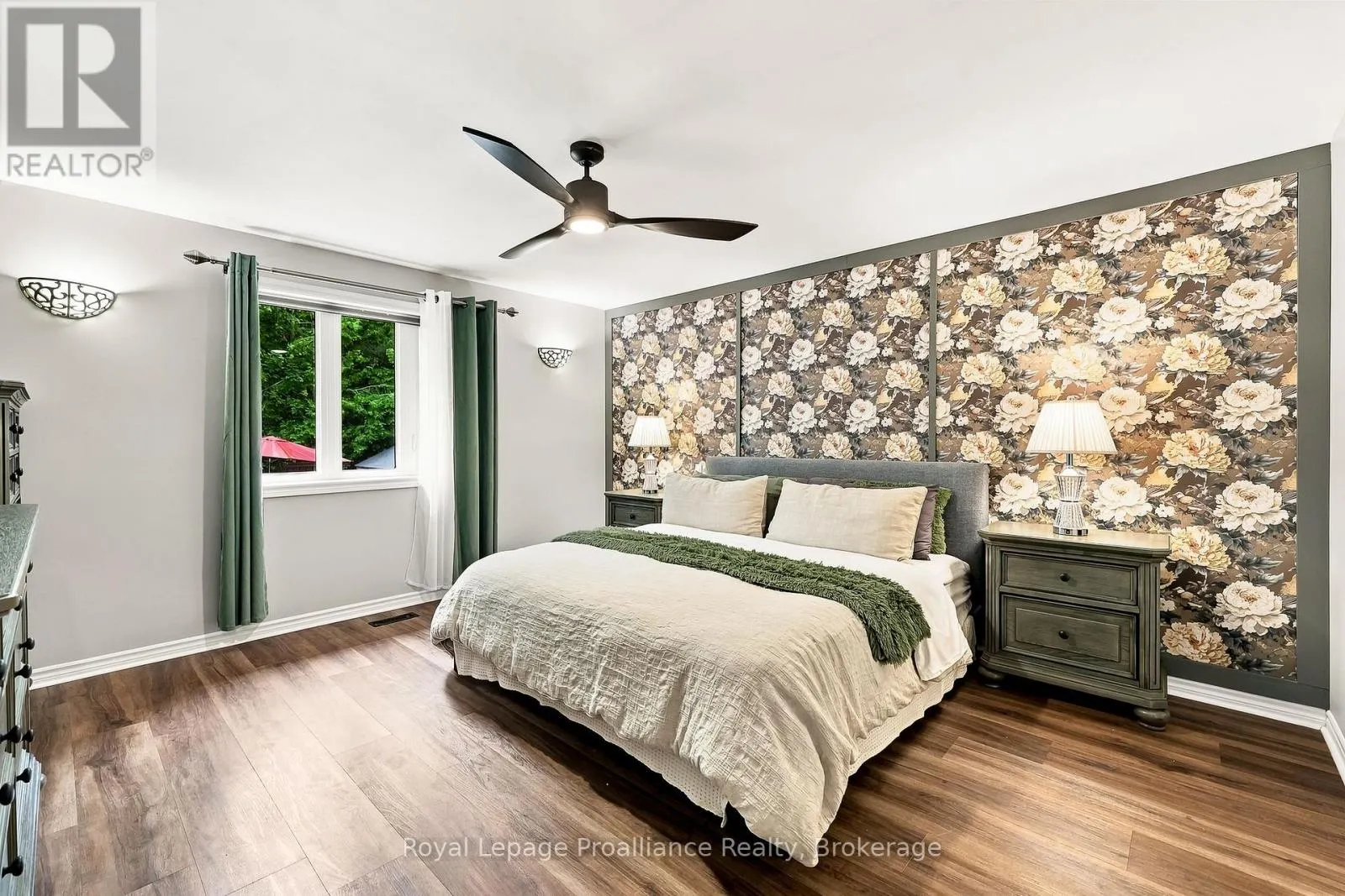 39 LAKEWOOD CRESCENT