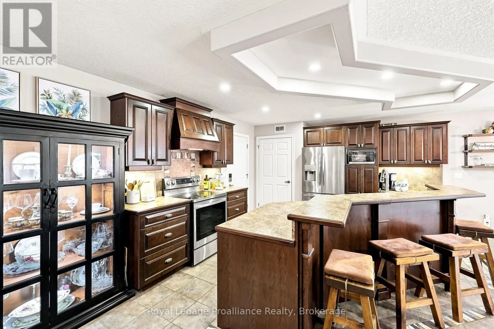 39 LAKEWOOD CRESCENT