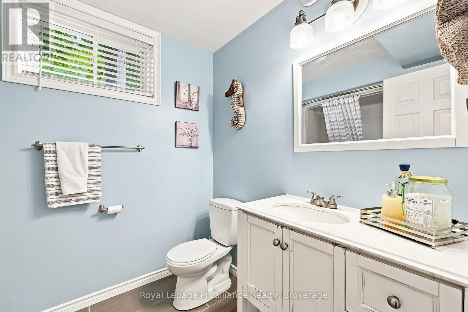 39 LAKEWOOD CRESCENT