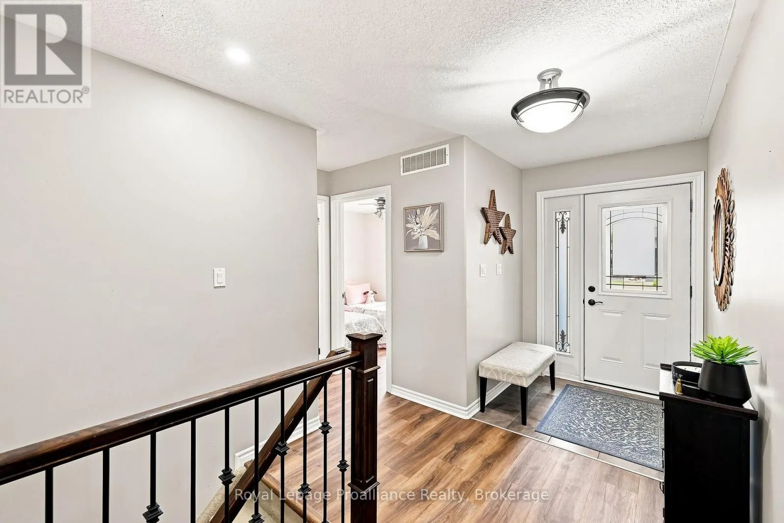 39 LAKEWOOD CRESCENT