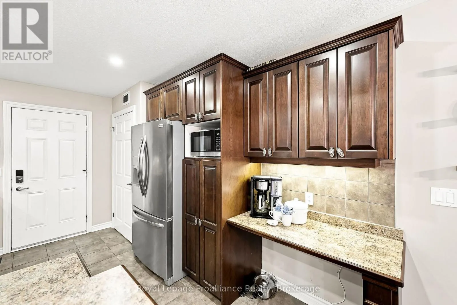 39 LAKEWOOD CRESCENT