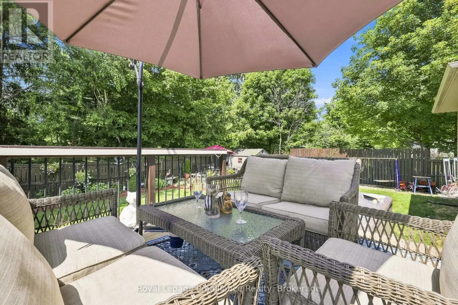 39 LAKEWOOD CRESCENT