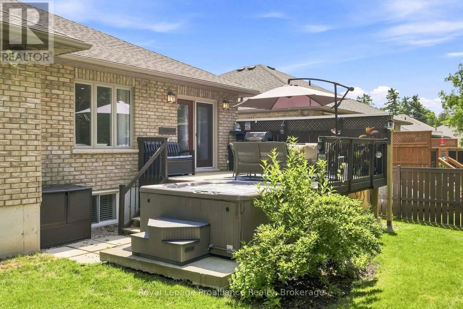 39 LAKEWOOD CRESCENT