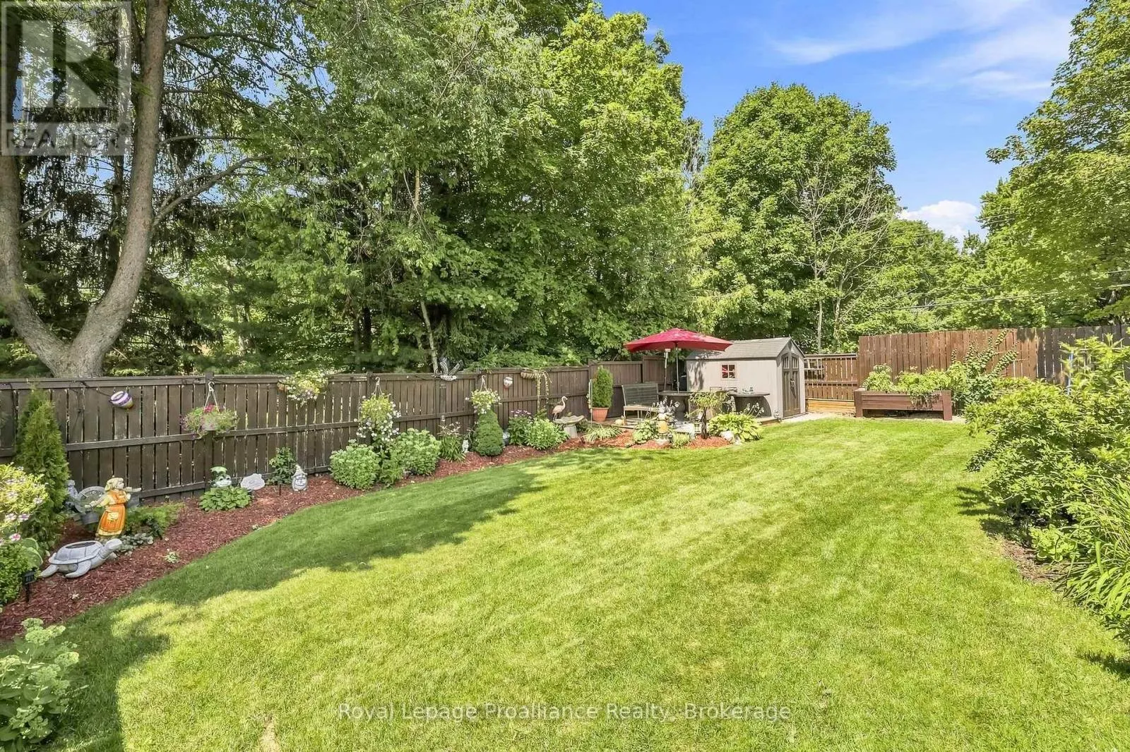 39 LAKEWOOD CRESCENT