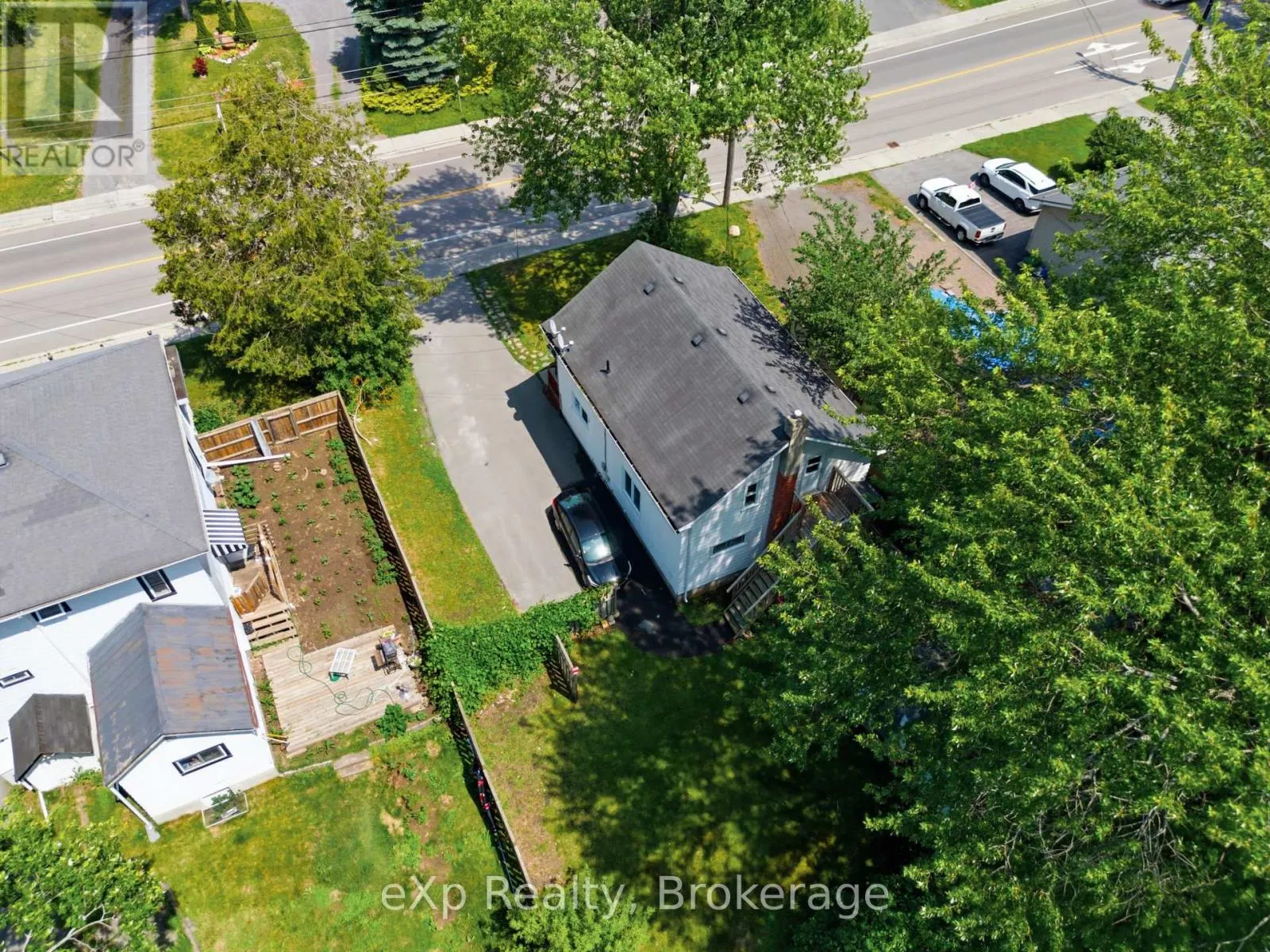326 SIDNEY STREET