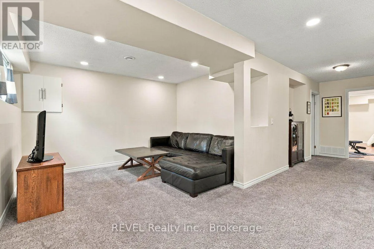 92 MAPLE DRIVE