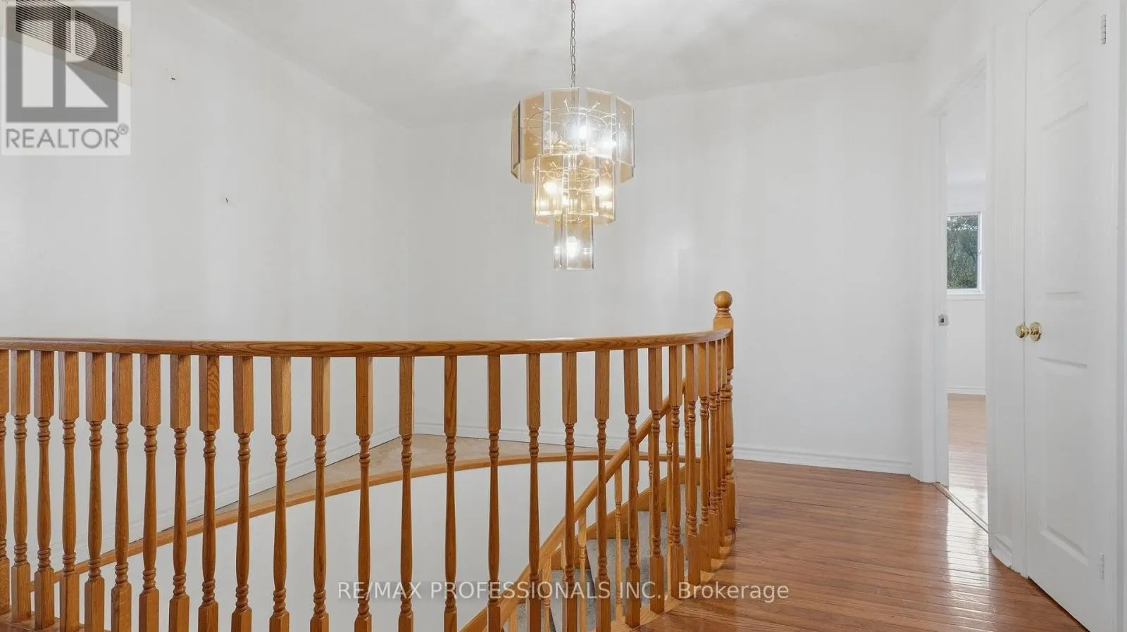 15 STRADA BOULEVARD