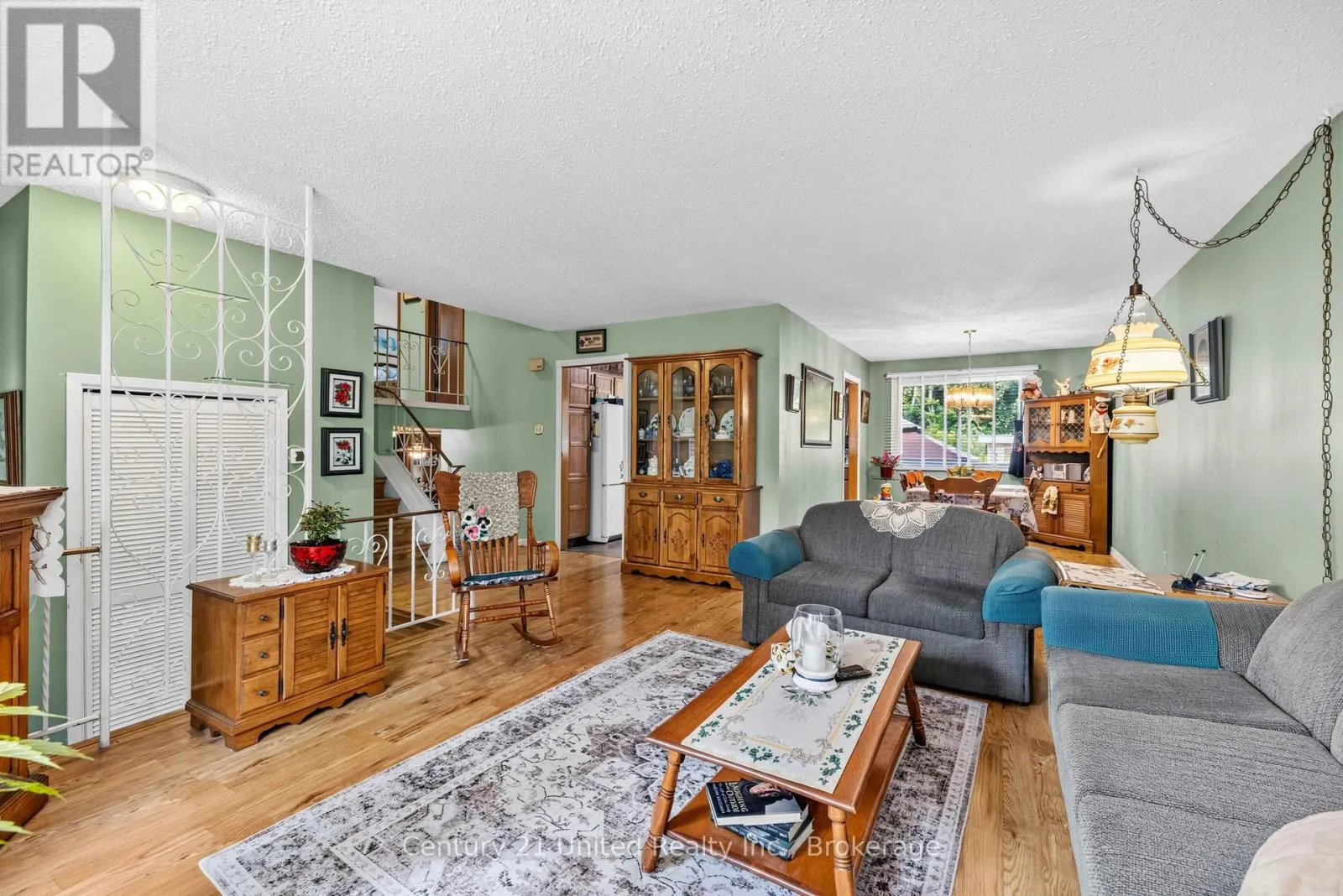 941 GOLFVIEW ROAD