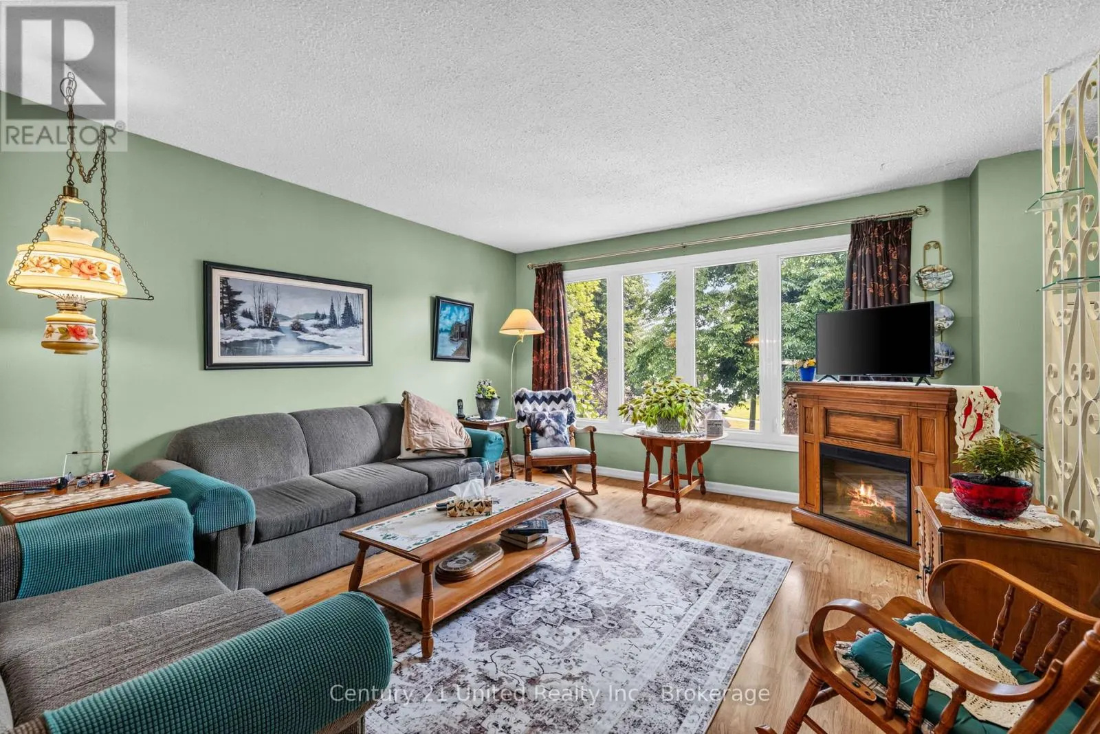 941 GOLFVIEW ROAD