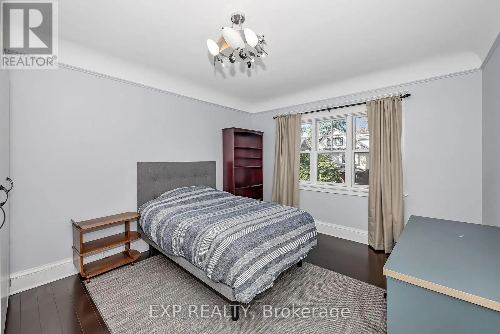 134 BROADWAY AVENUE
