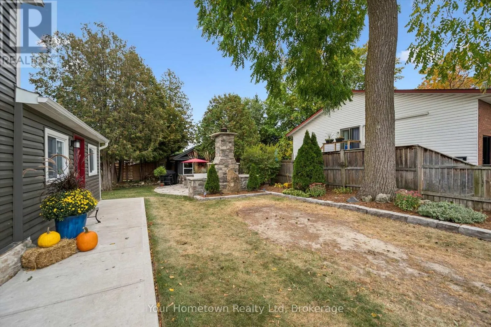 320 GARAFRAXA STREET E