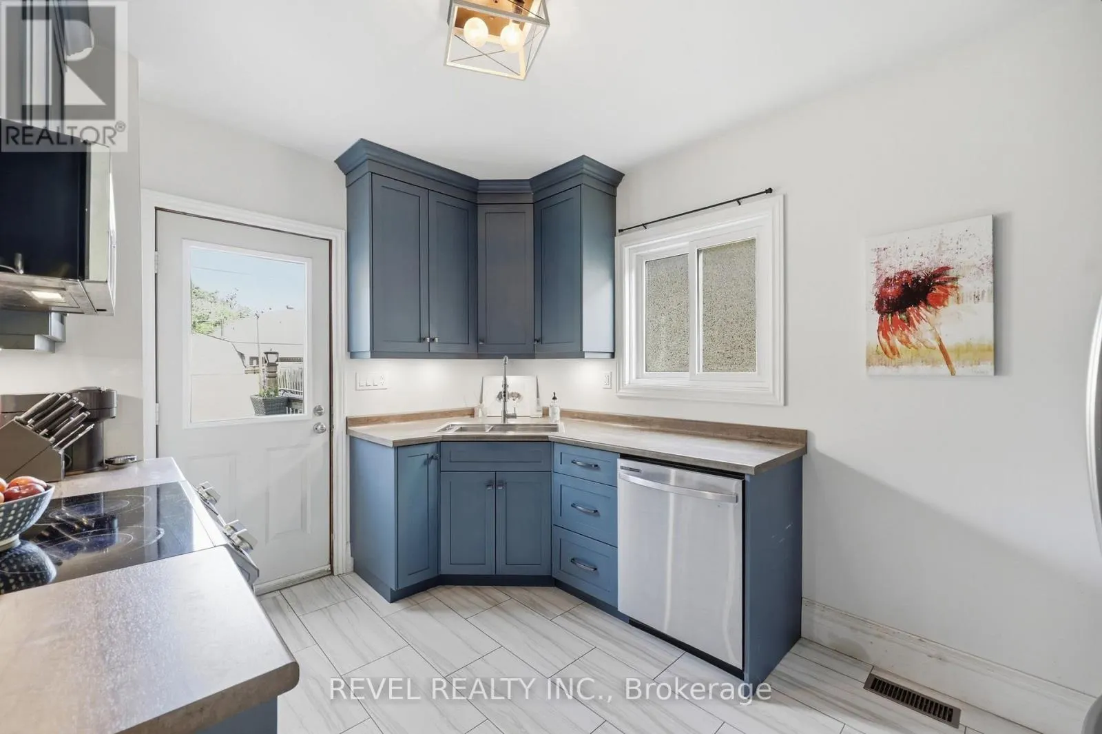 52 BERRYMAN AVENUE