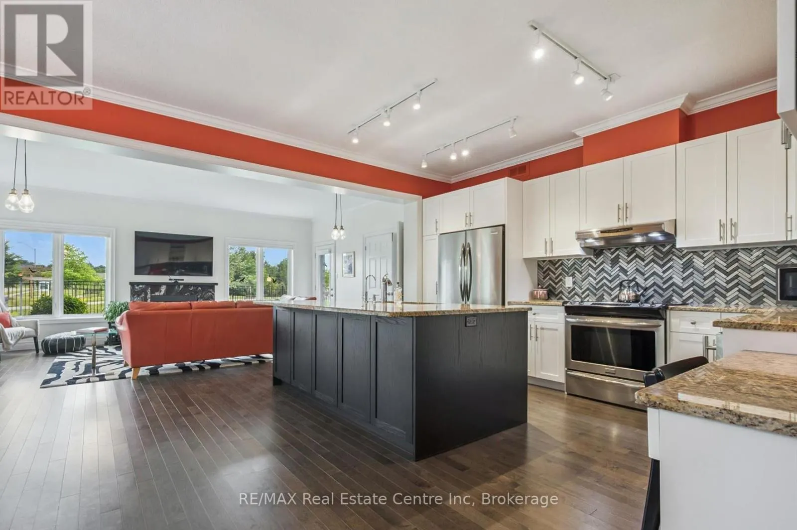 1 - 39 KAY CRESCENT #1