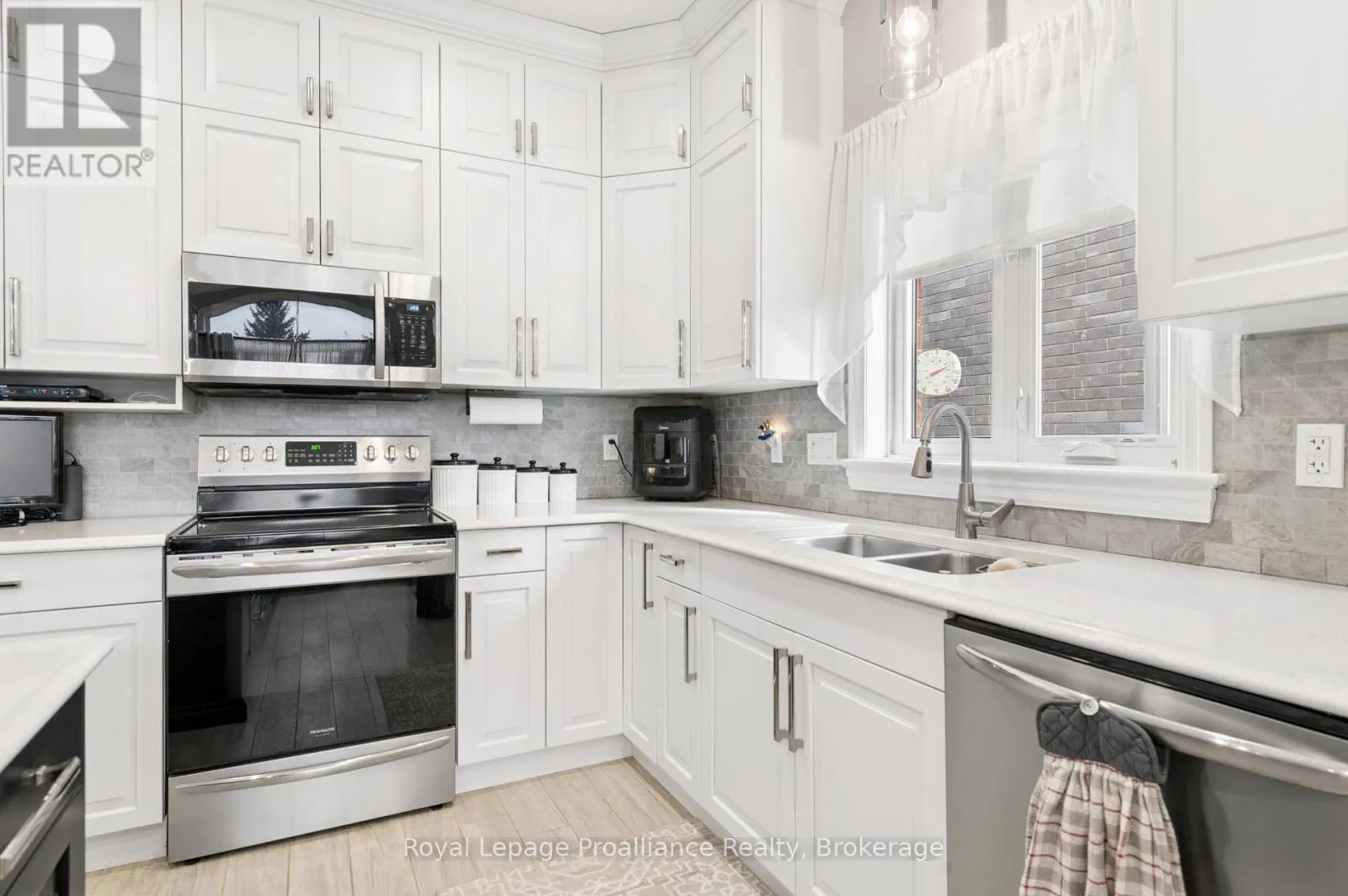 2 BEVAN DRIVE