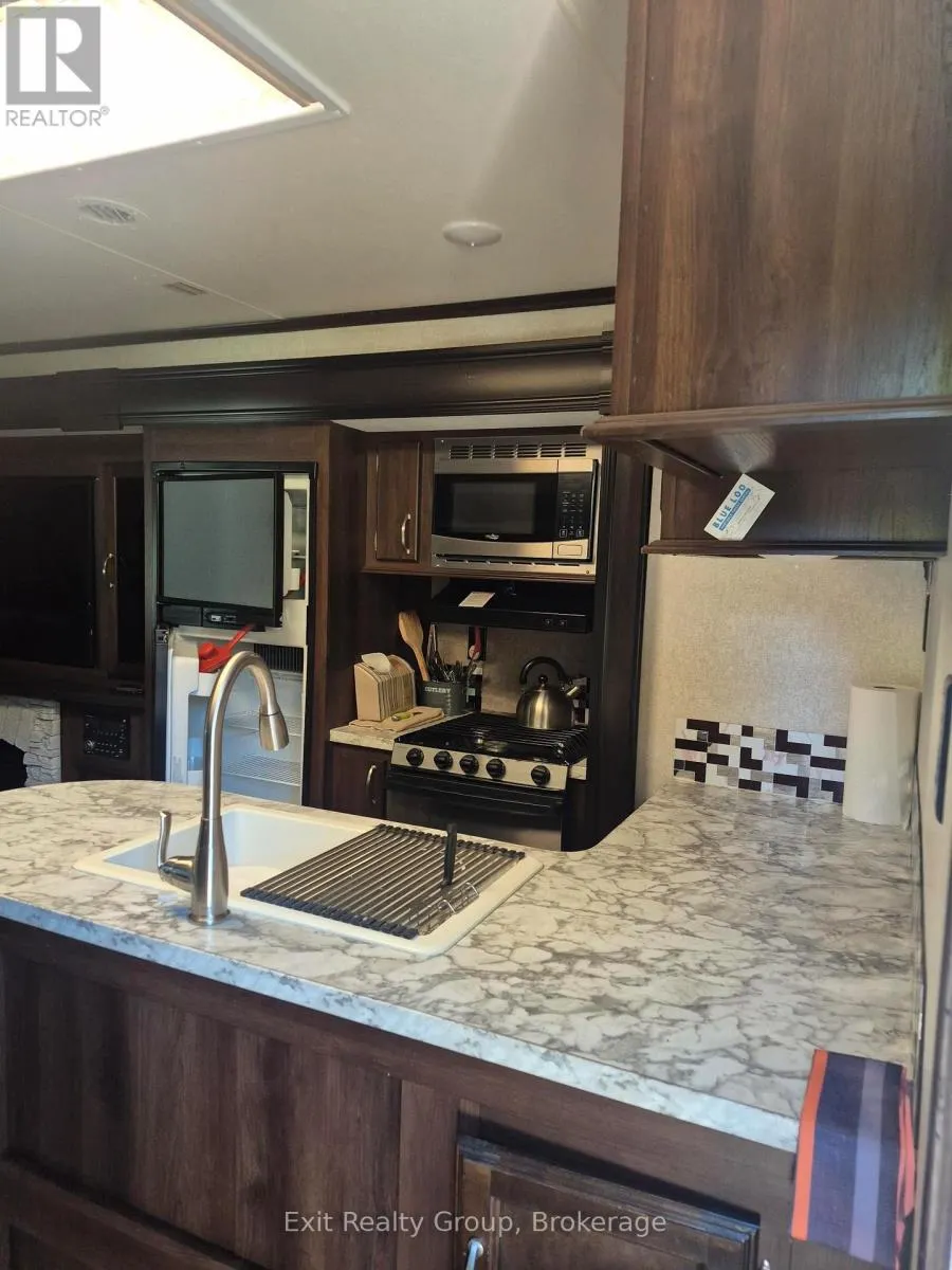 204 - 291 MAIN ROAD #204