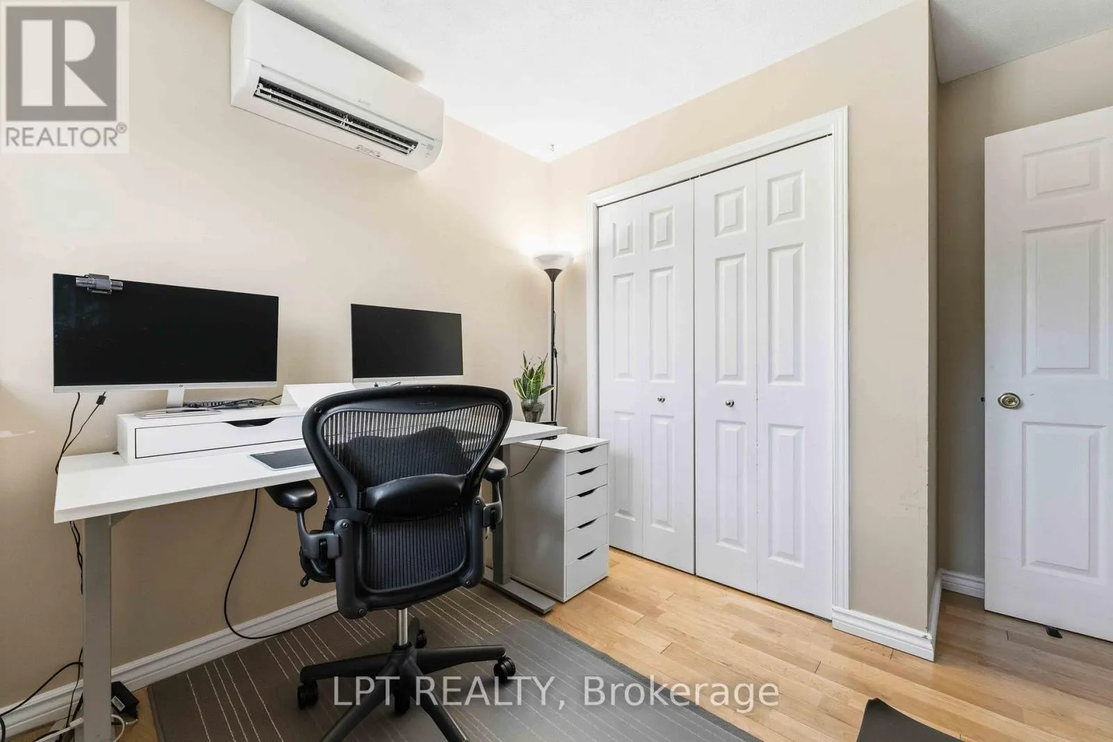 34 FRINGEWOOD DRIVE