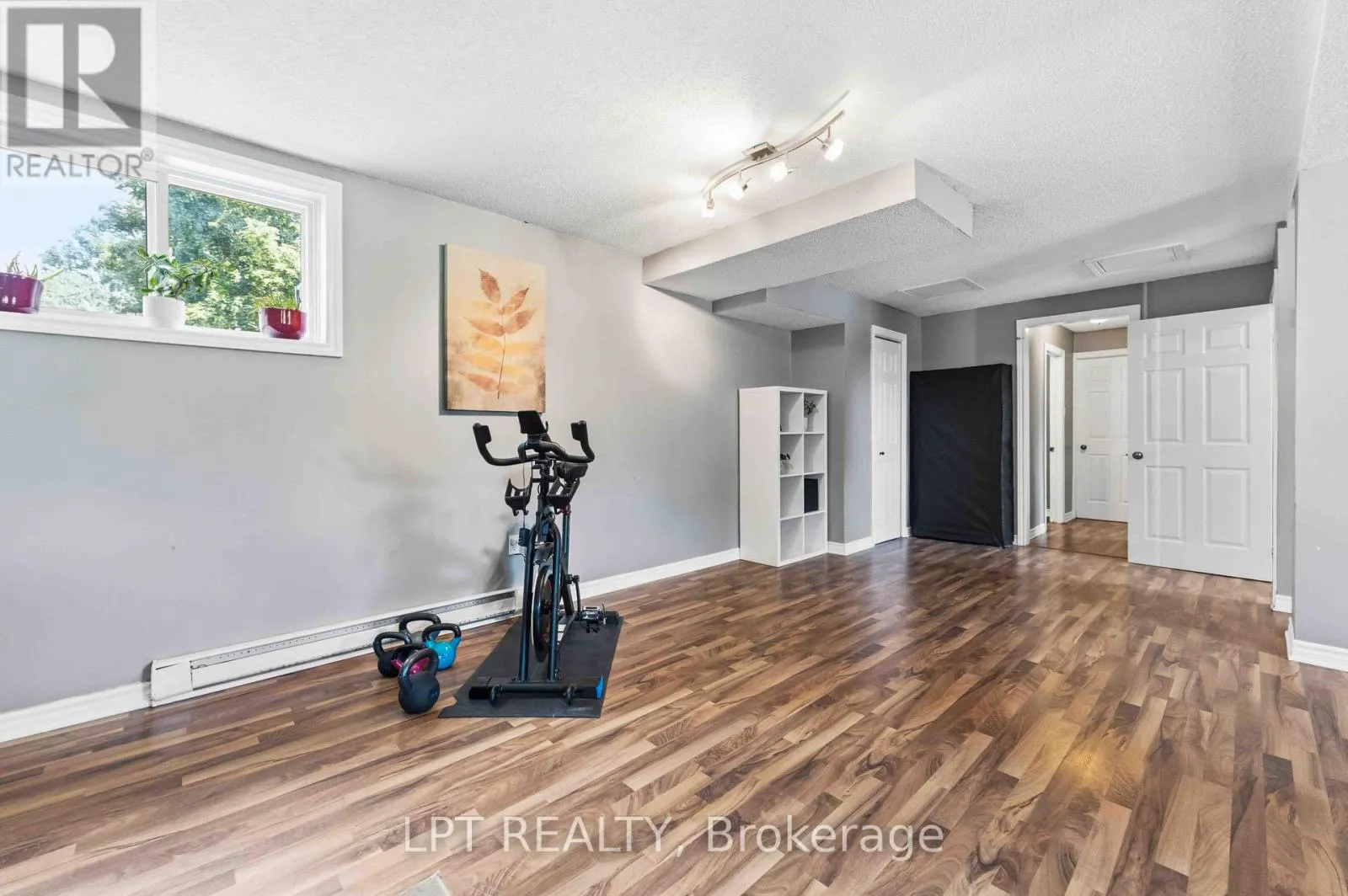 34 FRINGEWOOD DRIVE